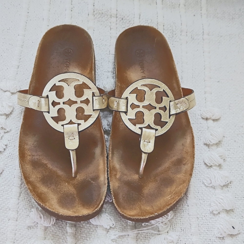Tory Burch sandals sz 8 color gold metallic in excellent condition
